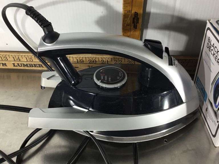 Black & Decker Steam/Iron Sherwood Auctions