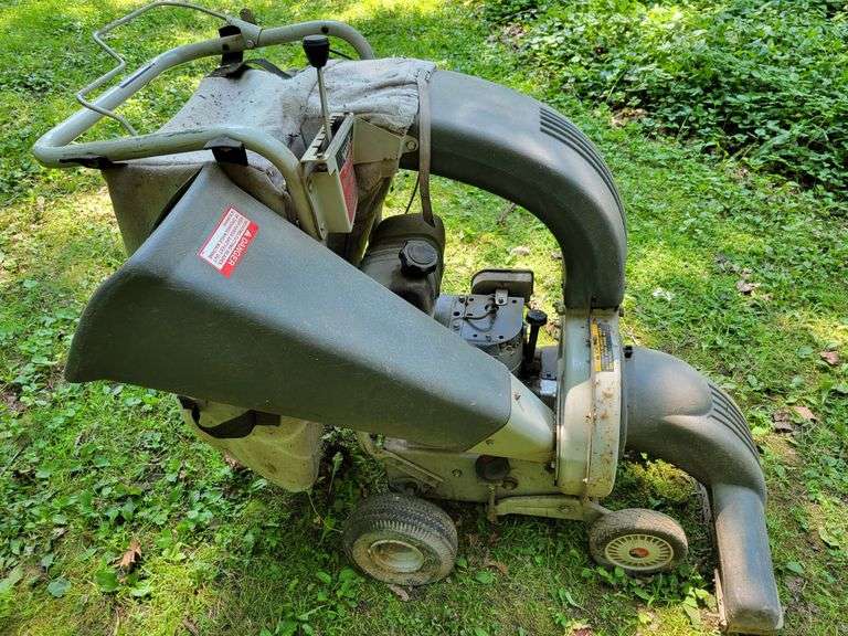 White Yard boss 800 Shredder/Chipper/Vacuum Sherwood Auctions