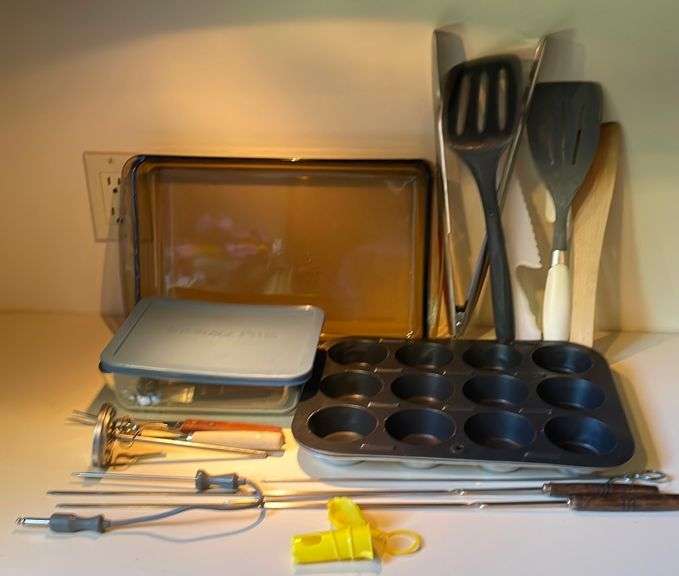 Pyrex Casserole Pan, Pyrex Storage Container, Muffin Tins, Cutting