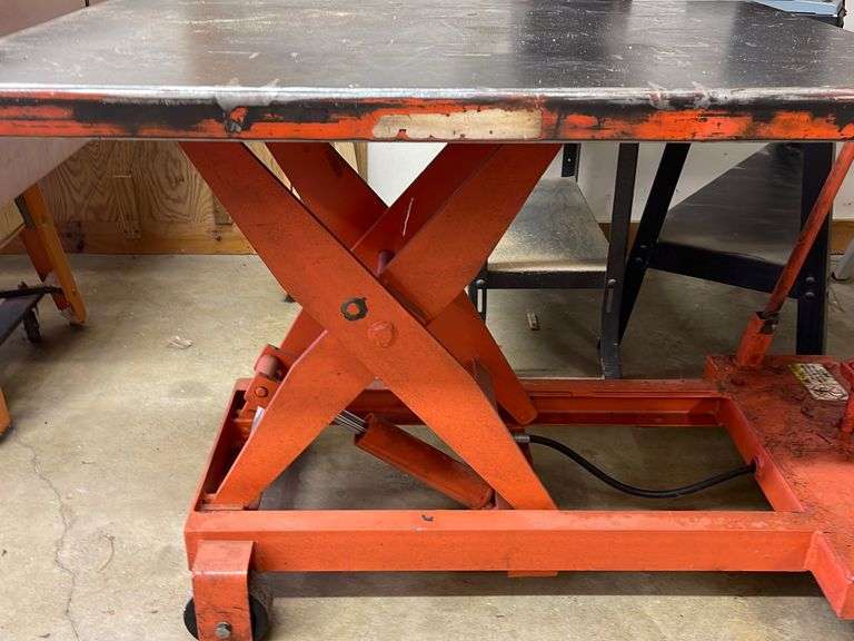 Presto Lift Table, 1,000 lb Capacity Table Area is 42" x 30