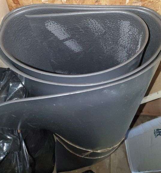 Construction Grade Plastic Sheeting & Outdoor Rugs Sherwood Auctions