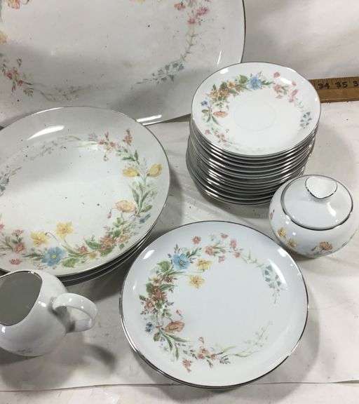 55 Pcs Premiere Dish Set Sherwood Auctions