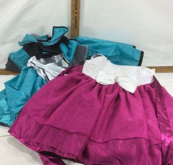 Plush Toys and Costumes! Sherwood Auctions