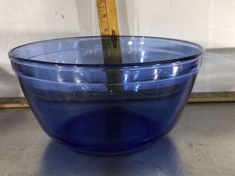 Pyrex Bowls & Blue Anchor Hocking Mixing Bowl Sherwood Auctions