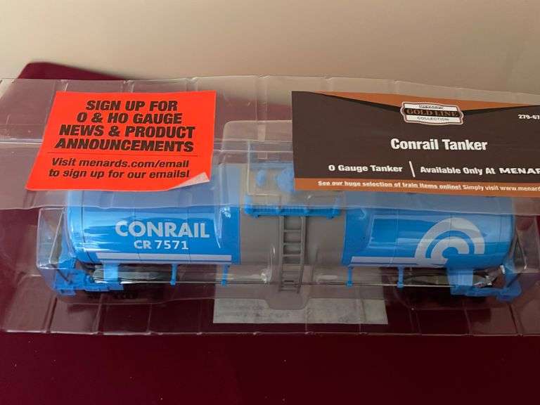 Menards Gold Line Collection of Train Cars Sherwood Auctions