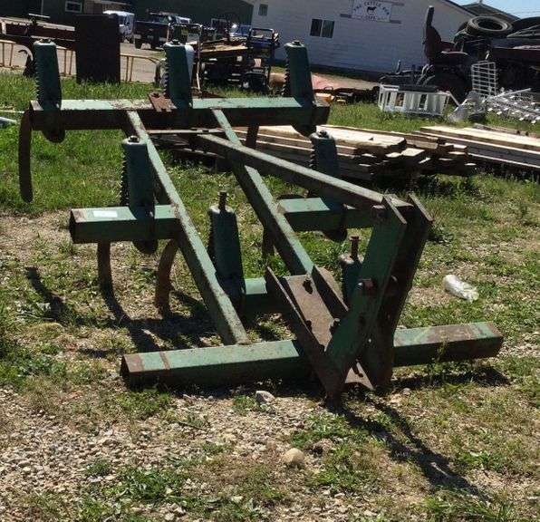 3 POINT John Deere Field Cultivator (Food Plot & Garden Size