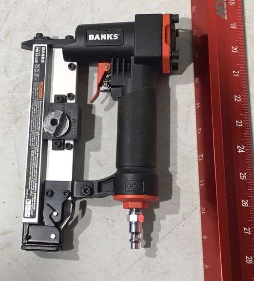 Banks 23 Ga. Pneumatic Pin Nailer New in Case Sherwood Auctions