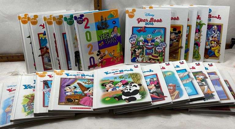 Disney Yearbooks (23) - Sherwood Auctions