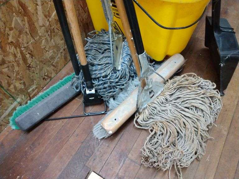 Mop Bucket, Push Brooms + Mops Sherwood Auctions