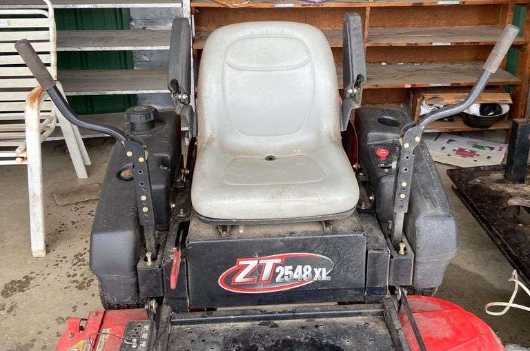 Gravely 2548 XL Zero Turn Mower Sherwood Auctions