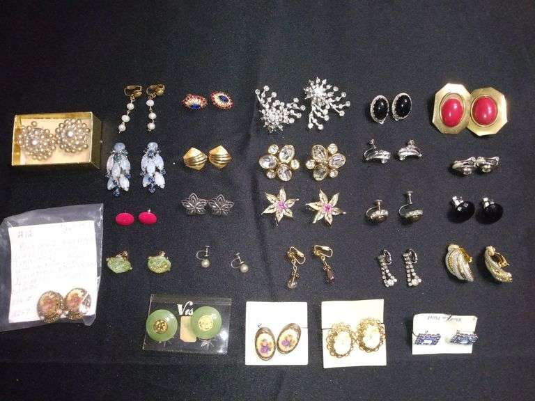 Nice Earring Collection 4 Sherwood Auctions