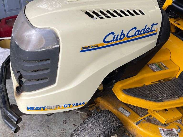 Cub Cadet HeavyDuty GT 2544 Shaft Drive Lawn Mower w/ Bagger System