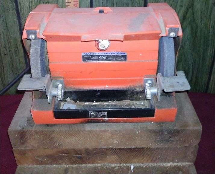 Manning Bowman Bench Grinder w/ 4 1/2" Wheels Sherwood Auctions