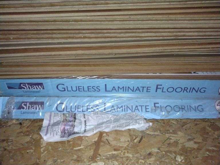 Shaw, Mohawk + Tarkett Versa Lock Laminate Flooring Sherwood Auctions