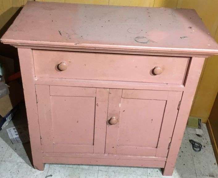 Entryway 26”x28”x15” Sherwood Auctions