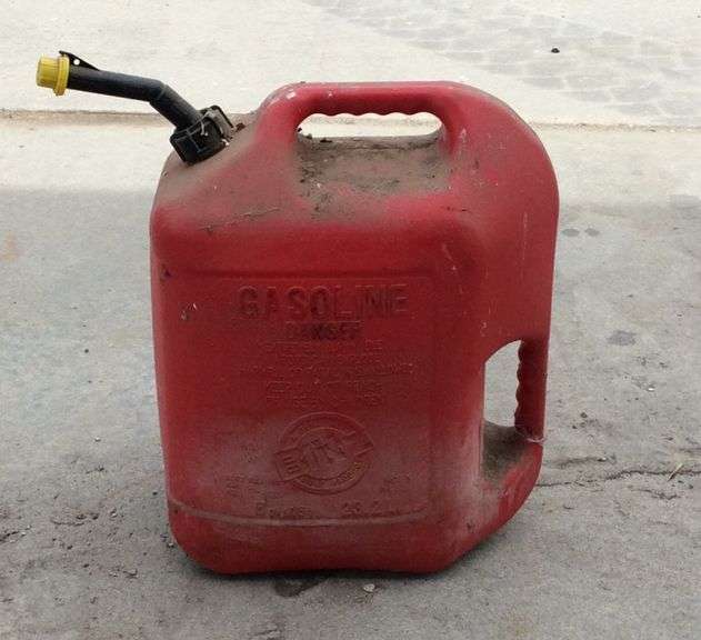 6 Gallon Gas Can 1/4 Full Sherwood Auctions
