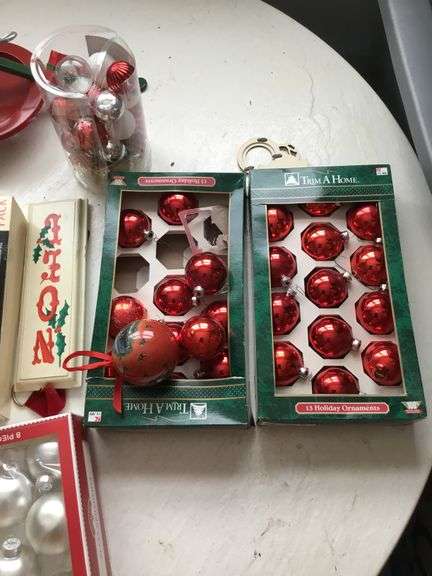 Assorted Christmas Decor - Sherwood Auctions