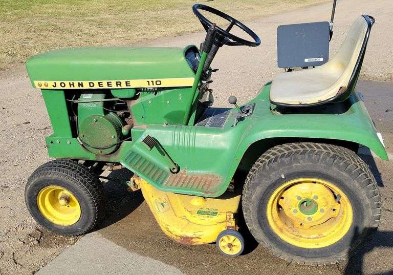 John Deere Garden Tractor Model 110 Sherwood Auctions