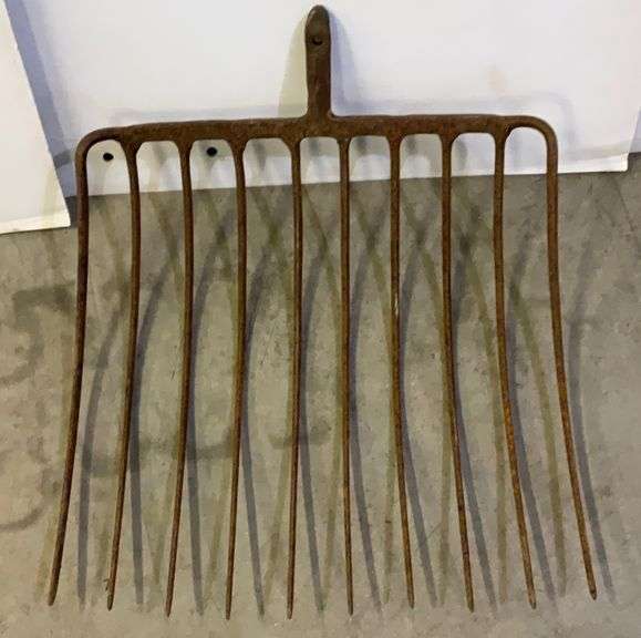 Pitchfork End 16” (wide) Sherwood Auctions