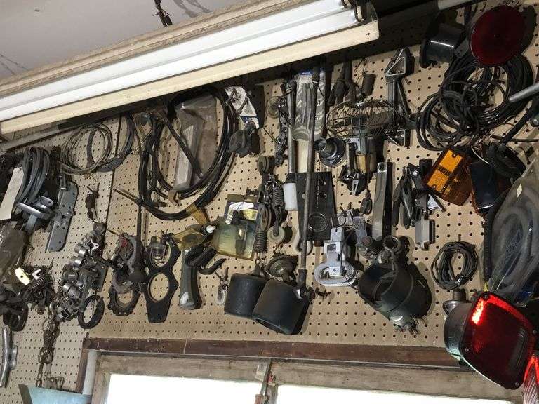 Trailer Lights, Boat Winch, Pulleys and More!! Sherwood Auctions