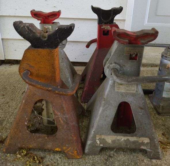 Jacks Stands, Hydraulic Jack + Two Car Ramps Sherwood Auctions