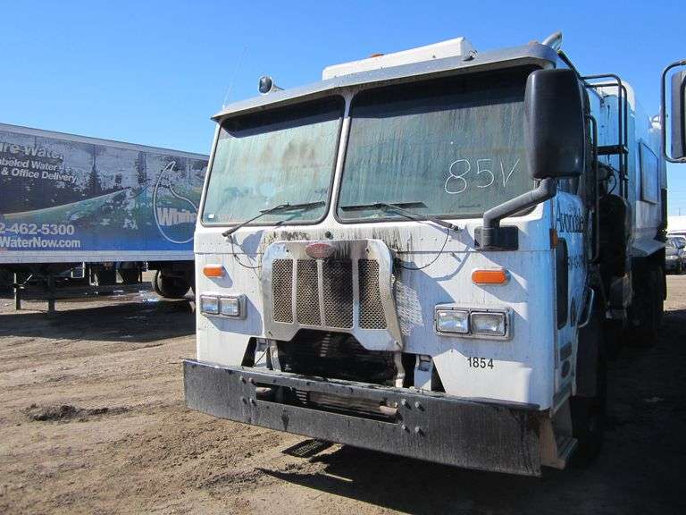 2014 Peterbilt 320 Garbage Truck Sierra Auction Management Inc