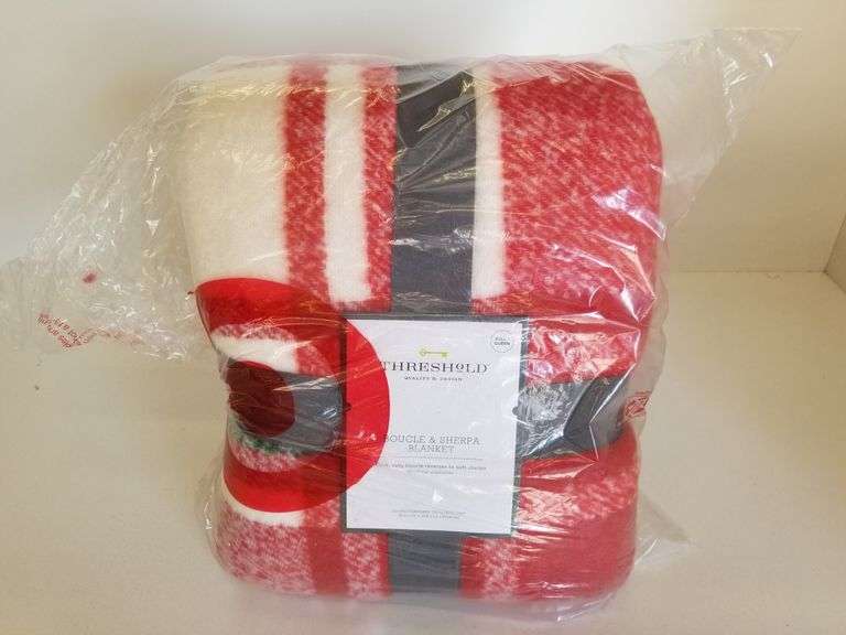 Threshold Queen/Full Boucle Sherpa Blanket Sierra Auction Management Inc