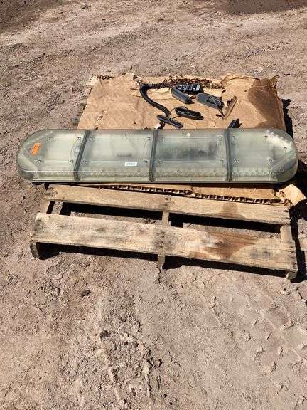 Emergency vehicle light bar. - Sierra Auction Management Inc