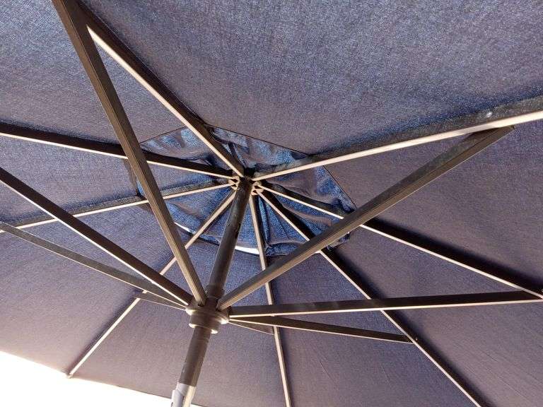 Sunvilla Umbrella Stand With Umbrella Sierra Auction Management Inc