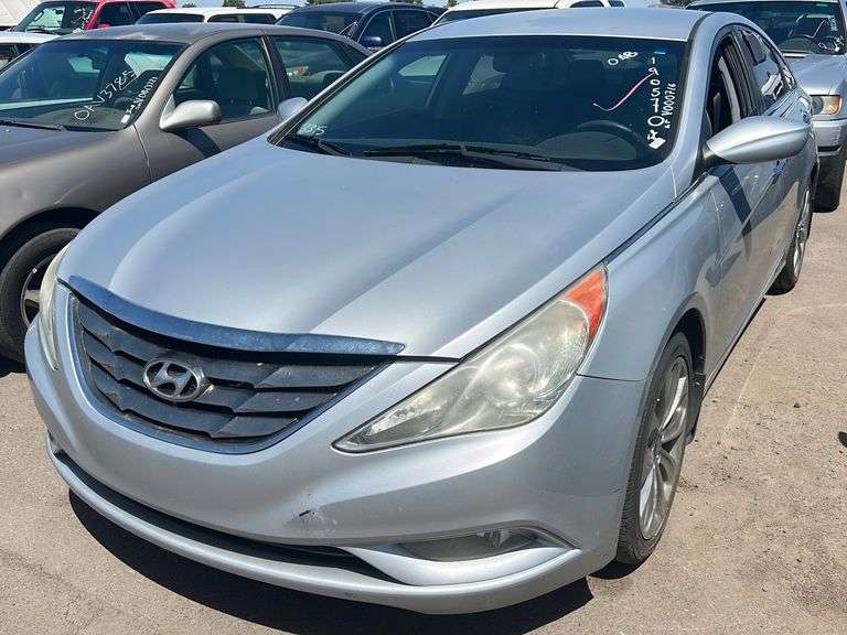 2011 Hyundai Sonata Limited / SE Sierra Auction Management Inc