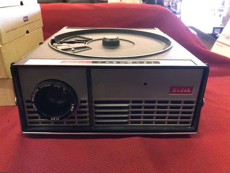 (10PC) Kodak Carousel Projector 550, Screen, Carousel Slide Trays