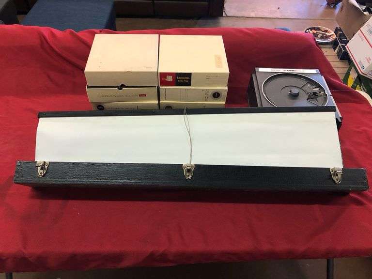 (10PC) Kodak Carousel Projector 550, Screen, Carousel Slide Trays