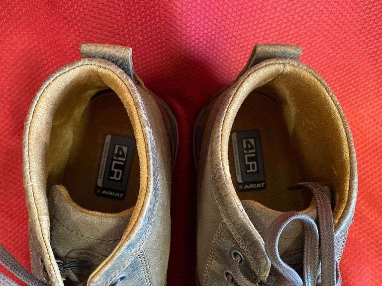 1 Pair Of Ariat Boots (US Shoe Size 10) Sierra Auction Management Inc