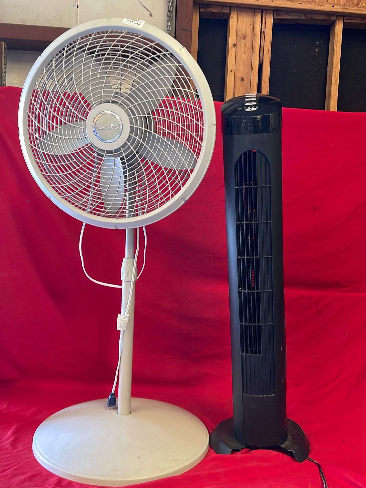 1 Qty) Lasko Circulating Fan (1 Qty) Cascade Tower Fan - Sierra Auction  Management Inc