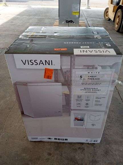 Vissani Chest Freezer Box - Sierra Auction Management Inc
