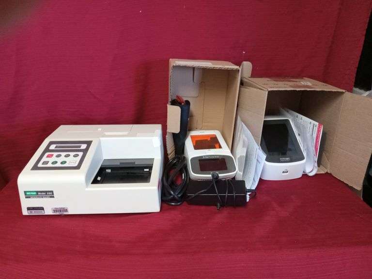(1 Qty) Bio Rad Microplate Reader Model 550, (2 Qty) Invitrogen EGel