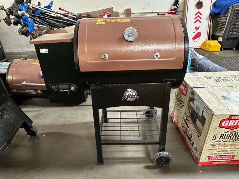 Pitboss Wood Pellet Grill and Smoker (no power cord or handle) Sierra