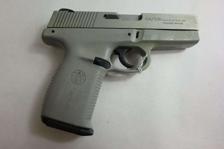S&W SW40V -Condition AVERAGE - Sierra Tactical Auctions
