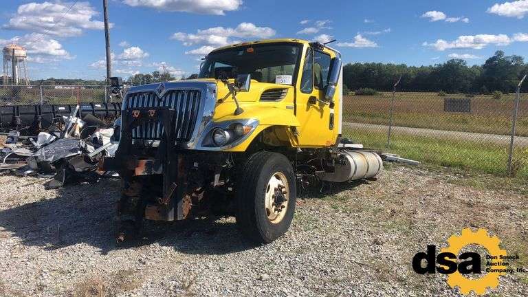 2008 International 7400 Doall,