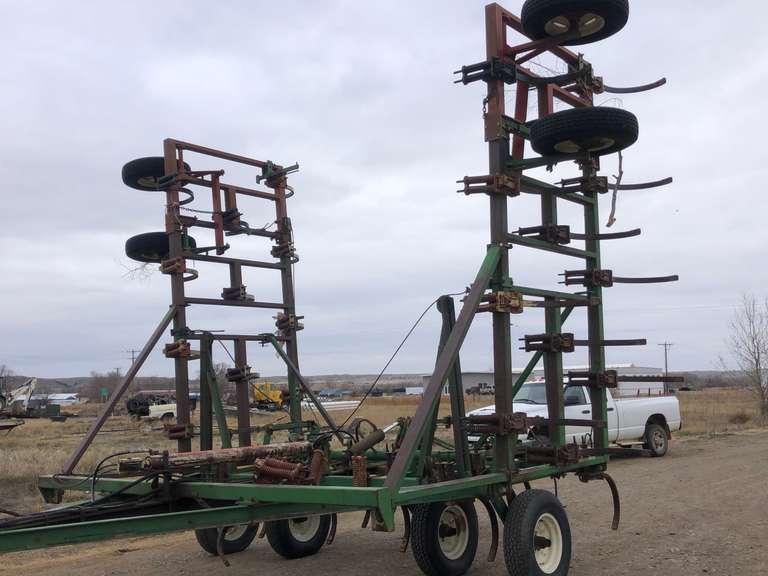 36 ft. Melroe Chisel Plow Smith Sales Co. Auctioneers