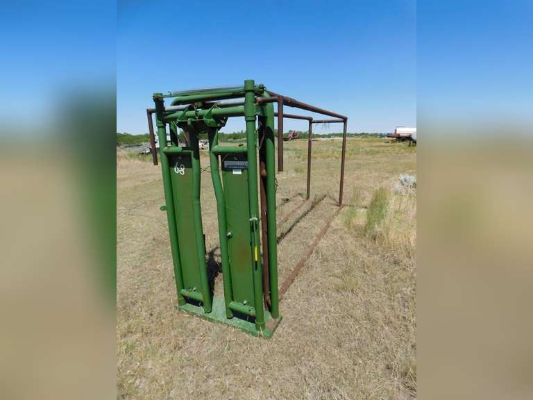 Powder River Head gate Smith Sales Co. Auctioneers