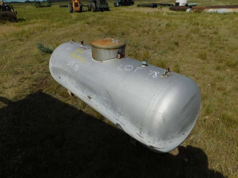 250 gallon Propane Tank Smith Sales Co. Auctioneers