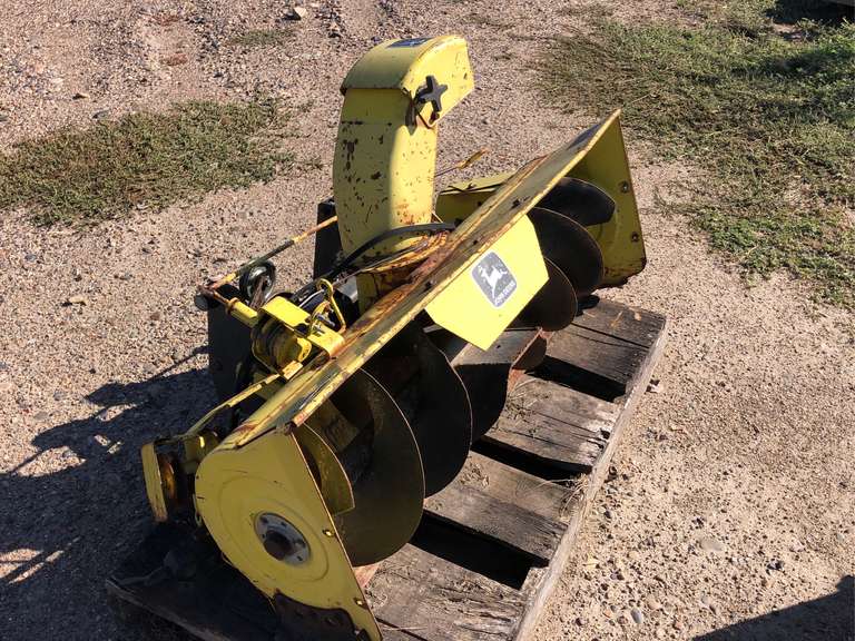 JD snow blower Smith Sales Co. Auctioneers