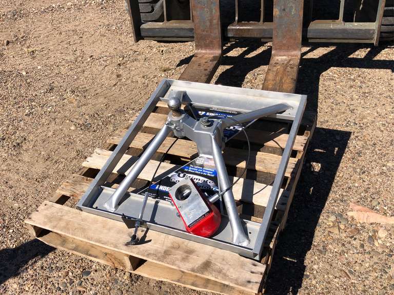Anderson 5th Wheel Hitch Smith Sales Co. Auctioneers