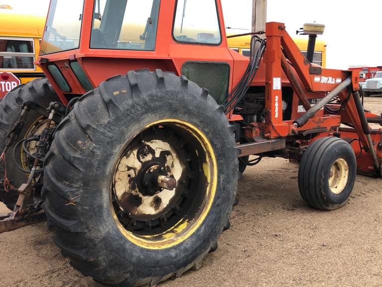 Allis Chalmers 7060 w/ Loader Smith Sales Co. Auctioneers