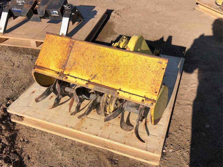John Deere Garden Tractor Attachments Smith Sales Co. Auctioneers