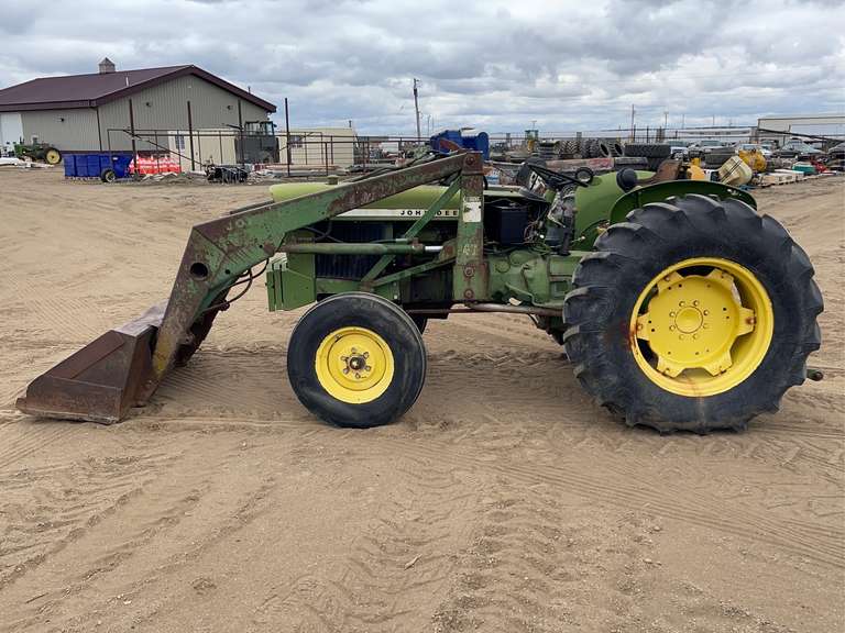 John Deere 1530 Tractor Smith Sales Co. Auctioneers
