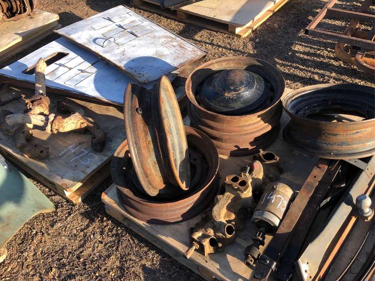 2 Pallets Old Auto Parts Smith Sales Co. Auctioneers