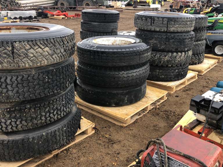 Dayton wheels & Tires Smith Sales Co. Auctioneers