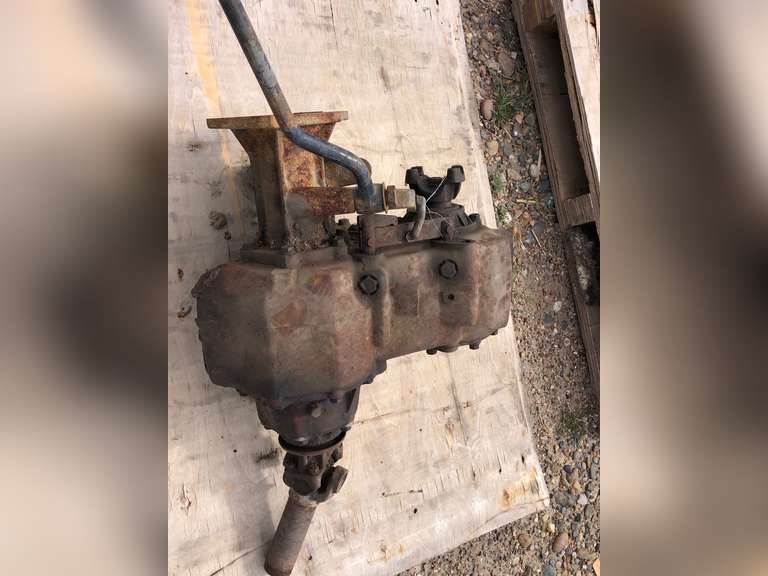 NP205 Transfer Case Smith Sales Co. Auctioneers